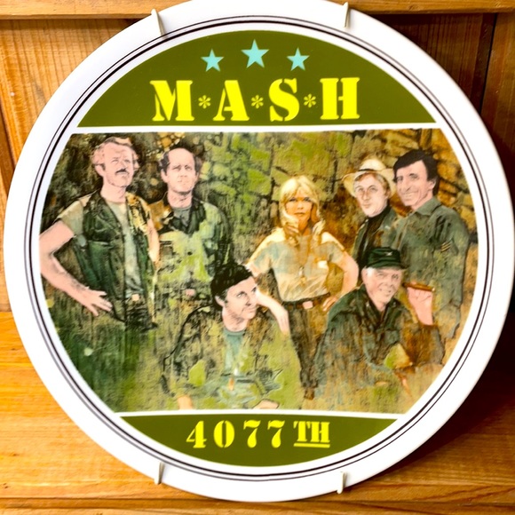 MASH 4077th Collector Plate 1982 Limited Edition Twentieth Century-Fox Film Corp - Picture 2 of 5